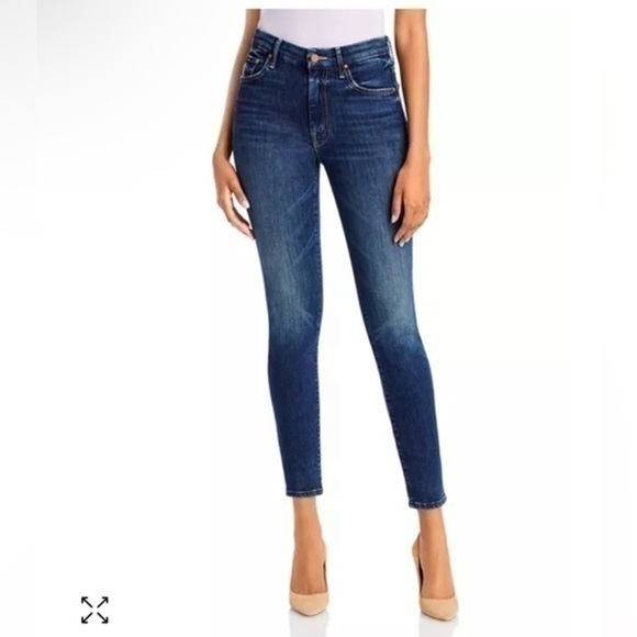 Mother The High Waist Looker Jeans in Teaming Up - Picture 1 of 12